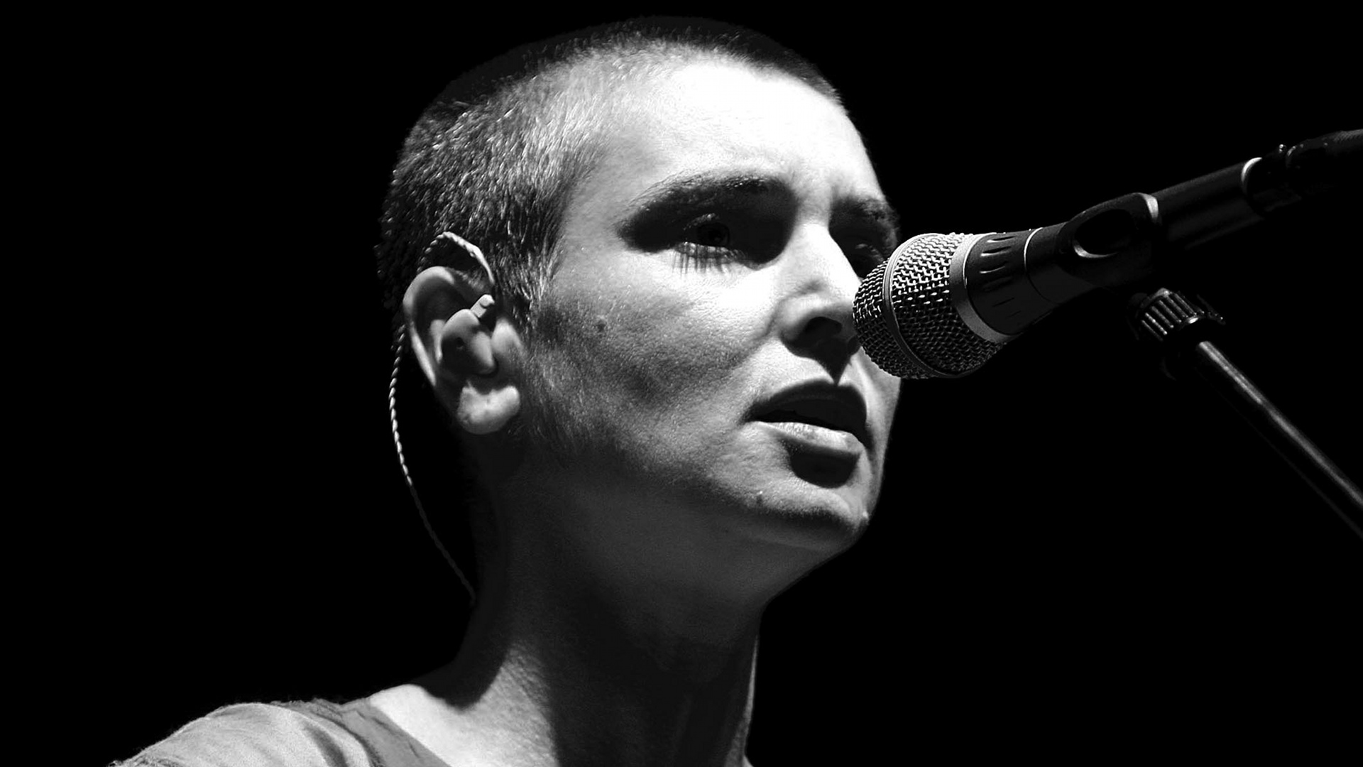 Sinéad O&#039;Connor Warns Miley Cyrus About Life in the Music Business