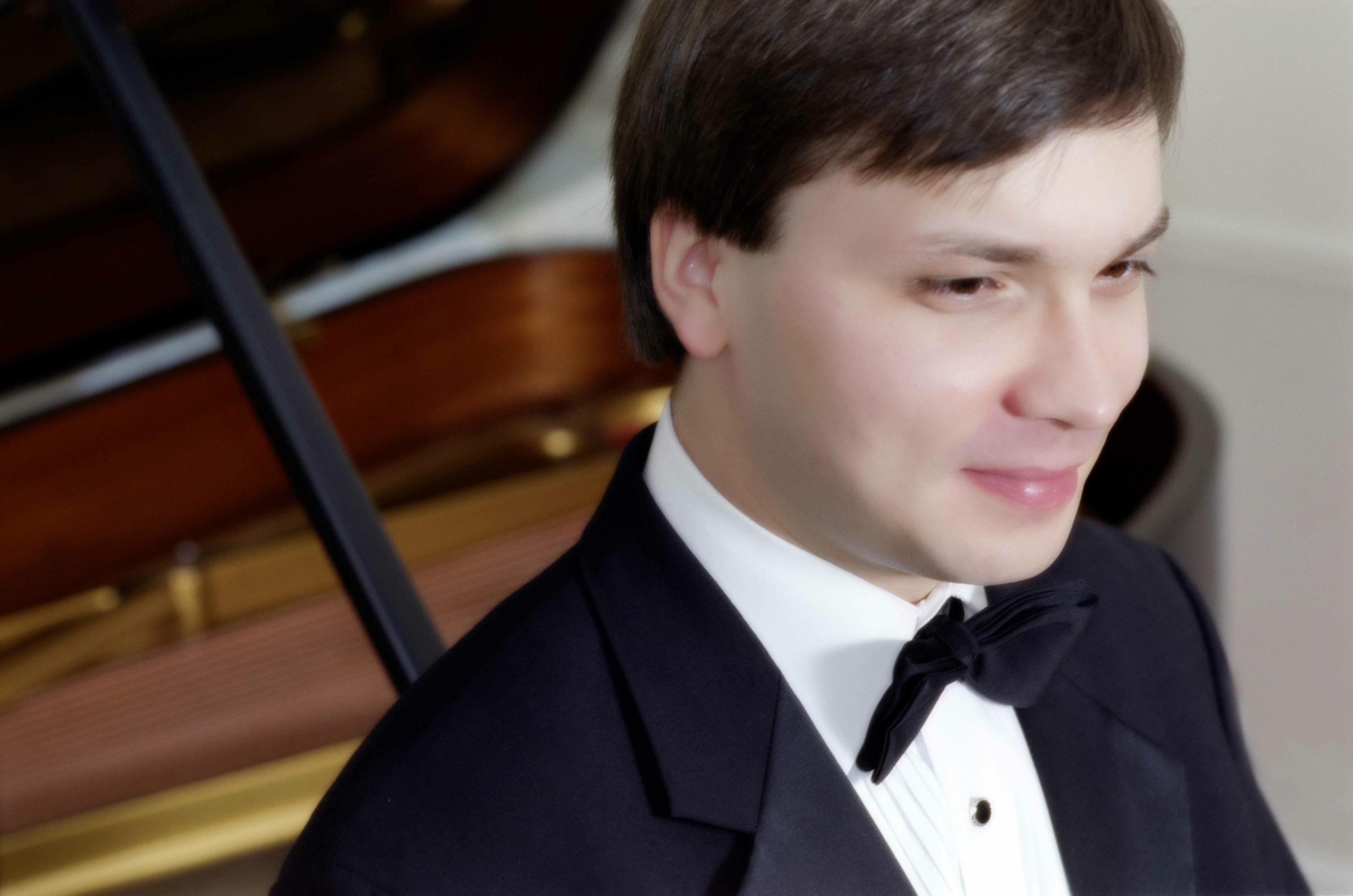 Maestro Alexei e Piano Branco