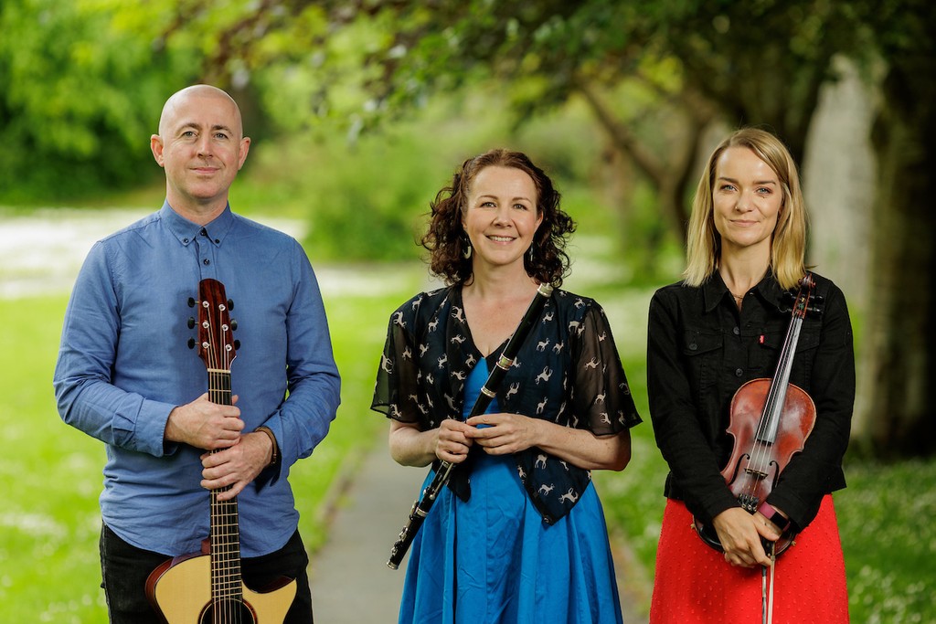 Shorelines Trio - Nuala Kennedy, Tara Breen &amp; Tony Byrne With Special Guest Mike Hanrahan 