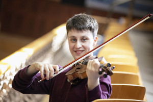 ‘Milton Violin’ Presented to Orchestra Leader Samuel Kane