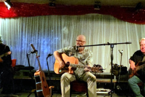 Mick Hanly, Eoghan O&#039;Neill, Anto Drennan in concert.