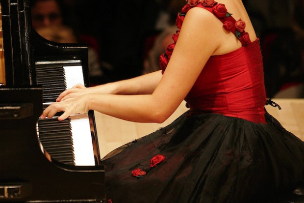 Pianist Katya Grineva Returns to Carnegie Hall for Holiday Concert