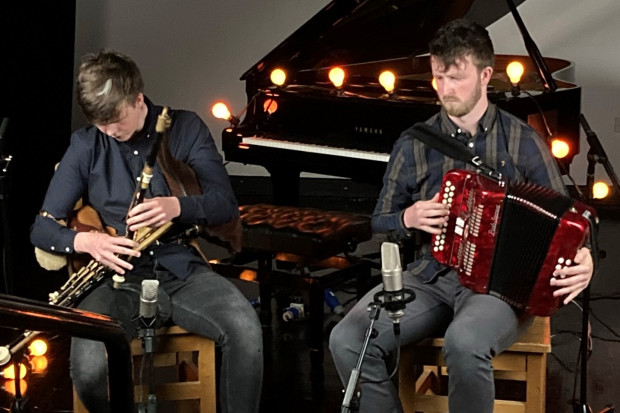 Session with the Pipers: Baile Mhúirne Ep.1
