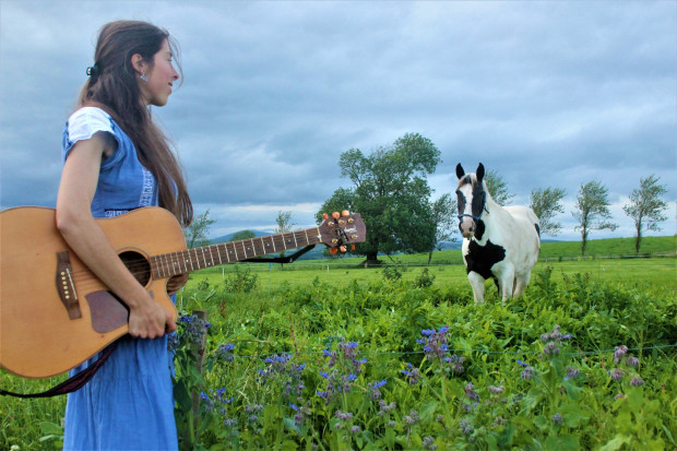 Laura Ní Carthaigh  – Music of the Land, a Folk Music Film
