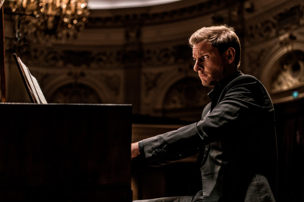 Beethoven Piano Concertos 2&4 Irish Chamber Orchestra/Kristian Bezuidenhout Beethoven Piano Concertos 2&4 Irish Chamber Orchestra/Kristian Bezuidenhout